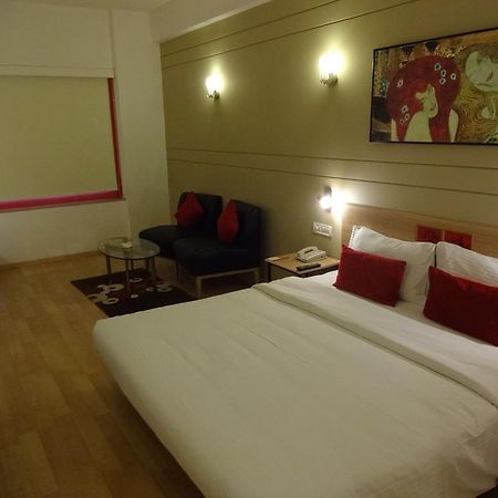Red Fox Hotel, Hitech City, Hajdarabad Zewnętrze zdjęcie